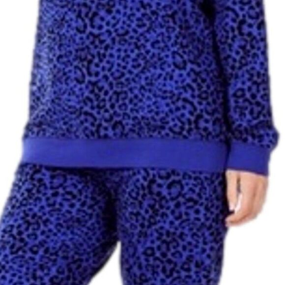 Leopard Cheetah Blue/Black
Print Pullover Top & Jogger Pants - Picture 4 of 4